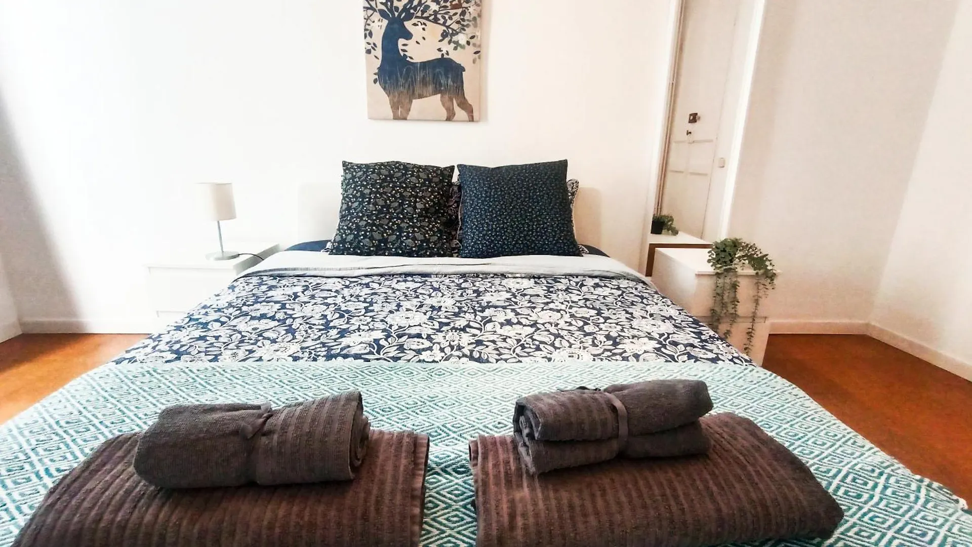 Barcelona Rooms - Casanova 0*,